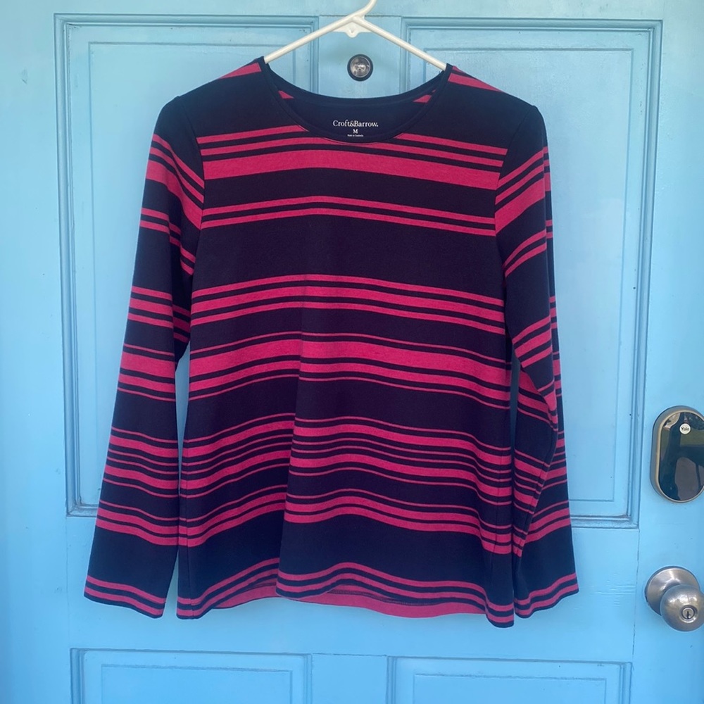 Croft & Barrow Top Navy & Pink Striped size M